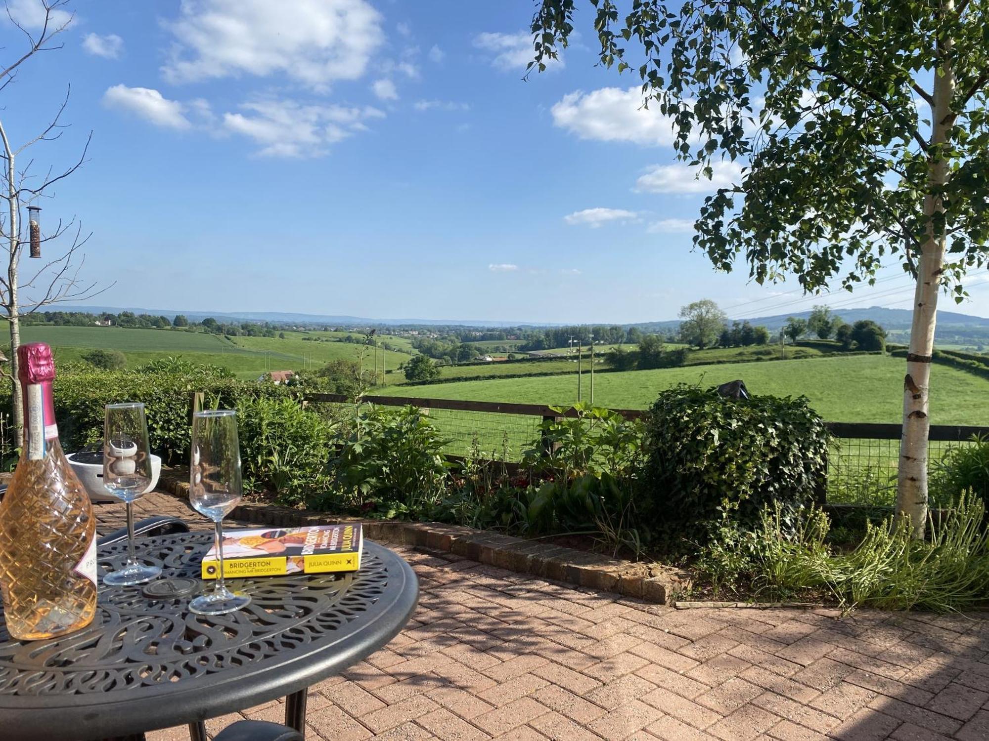 Betula Views Studio Newent Екстериор снимка